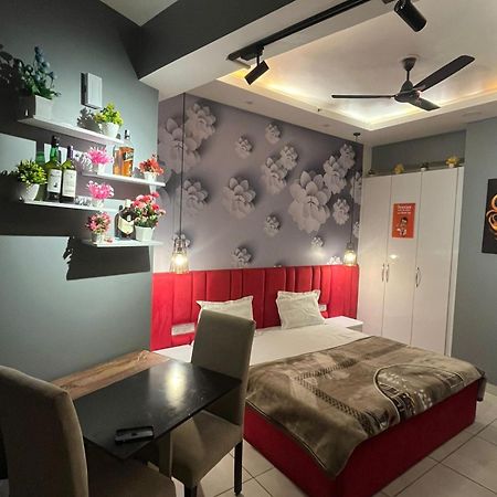 Matrix Studios Noida Bagian luar foto